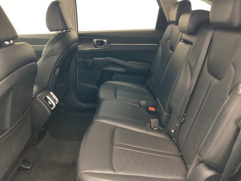 Used 2024 Kia Sorento S FWD image 18