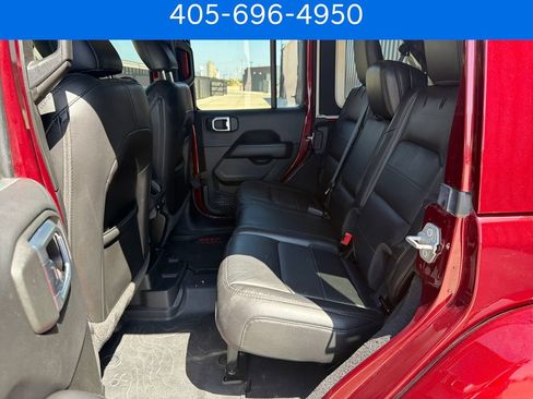 Used 2022 Jeep Wrangler Unlimited Sahara AWD/4WD image 18