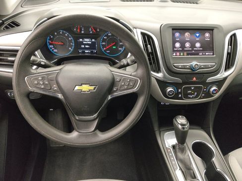 Used 2020 Chevrolet Equinox LS FWD image 22