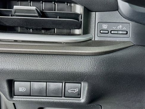Used 2024 Toyota Grand Highlander AWD image 15