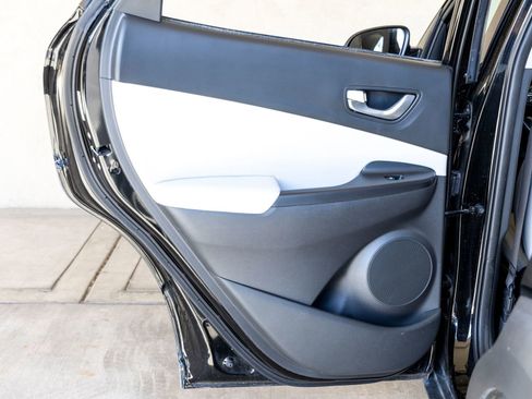 Used 2023 Hyundai Kona Limited image 20