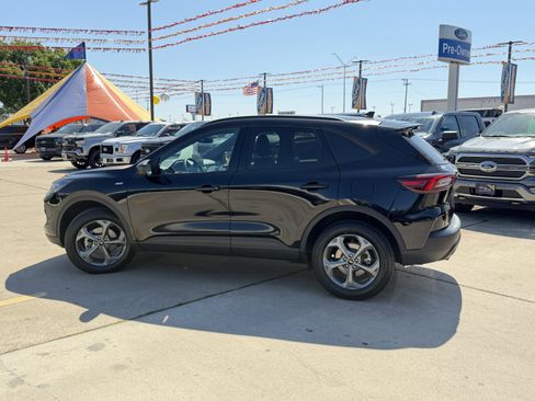Certified 2025 Ford Escape ST-Line AWD/4WD image 10