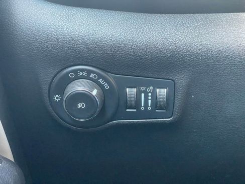 Used 2022 Jeep Compass Limited image 14