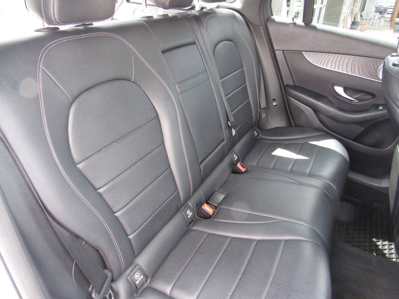 Used 2018 Mercedes-Benz GLC 300 4MATIC image 26