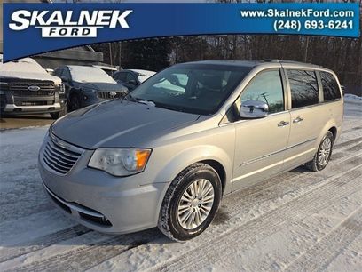 Used 2013 Chrysler Town & Country Touring-L w/ Driver Convenience Group