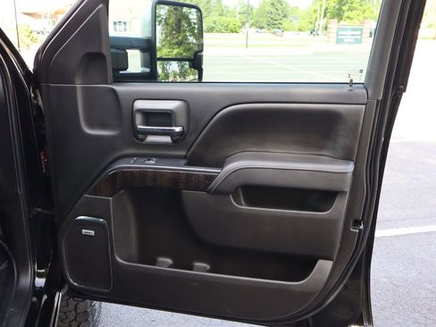 Used 2016 GMC Sierra 2500 Denali w/ Duramax Plus Package AWD/4WD image 26