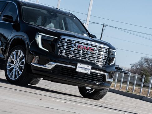 Used 2024 GMC Acadia Denali w/ Super Cruise Package image 5