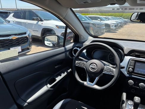 Used 2025 Nissan Versa SV FWD image 32