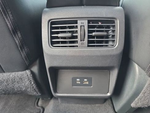 Used 2022 Nissan Rogue SV w/ SV Premium Package image 39