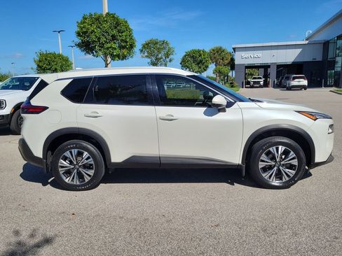Certified 2021 Nissan Rogue SV w/ Premium Package image 3