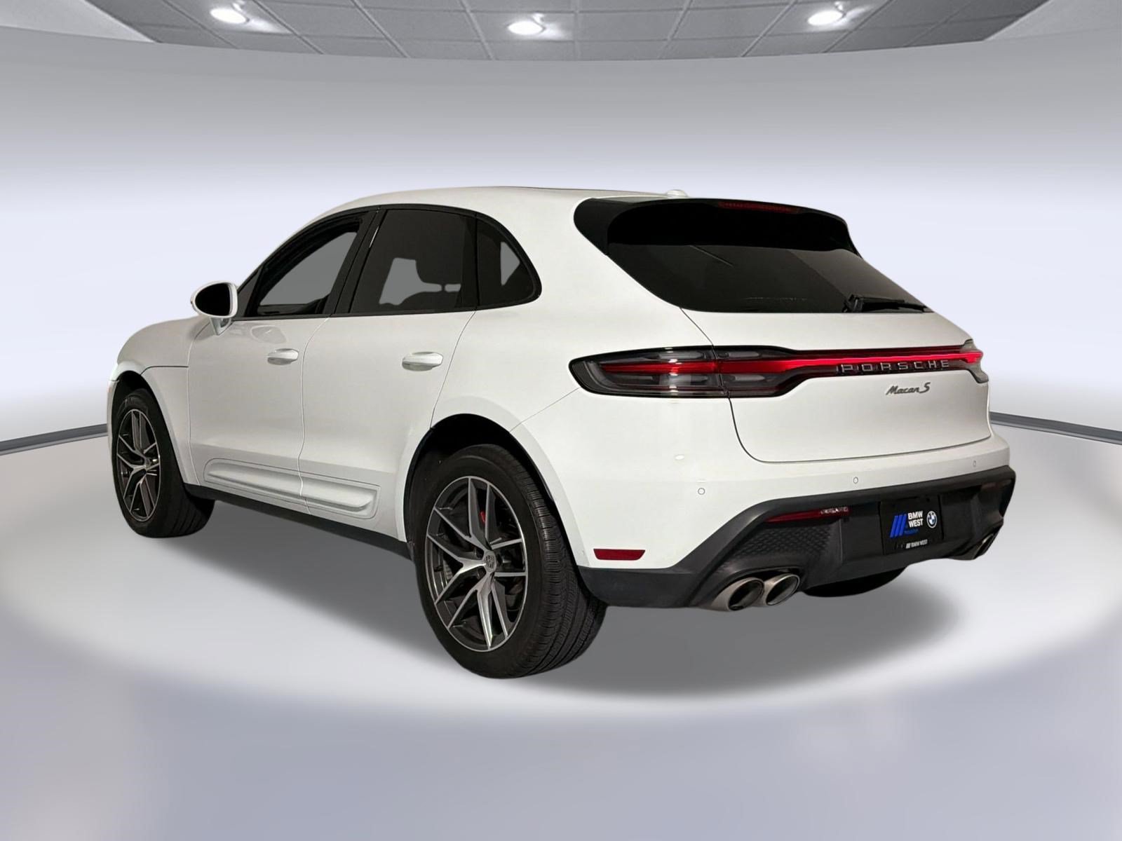 Used 2023 Porsche Macan S AWD/4WD image 3