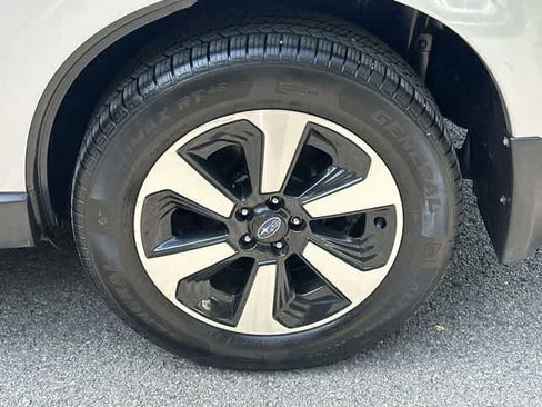 Used 2018 Subaru Forester 2.5i Limited AWD/4WD image 5