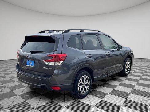 Used 2020 Subaru Forester Premium image 7