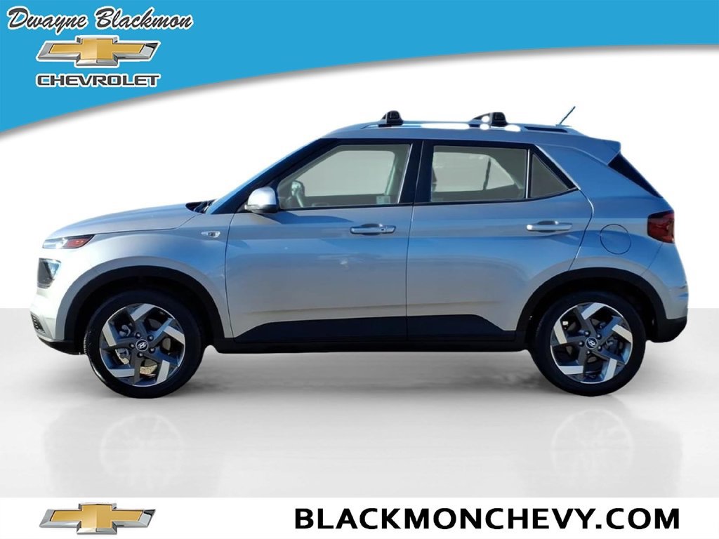 Used 2025 Hyundai Venue SEL FWD image 6