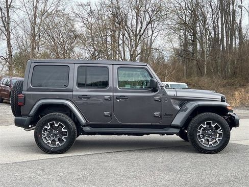 New 2025 Jeep Wrangler Sahara image 7