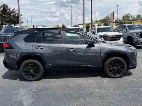 Used 2022 Toyota RAV4 XSE AWD/4WD image 11