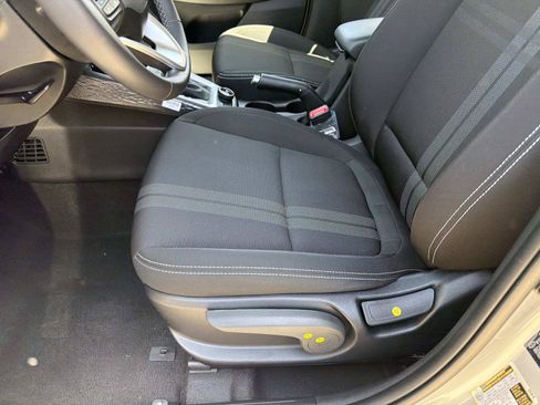 Certified 2026 Hyundai Venue SEL FWD image 17