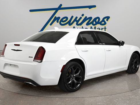 Used 2023 Chrysler 300 Touring w/ Sport Appearance Package image 2