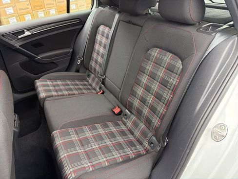 Used 2017 Volkswagen Golf S image 20