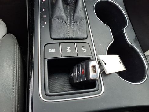 Used 2017 Kia Sorento SX image 35