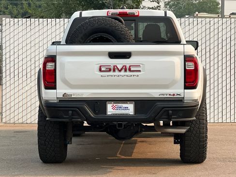 Used 2024 GMC Canyon AT4X w/ AT4X AEV Edition AWD/4WD image 5
