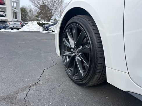 Used 2025 Toyota Corolla SE image 9