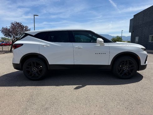 Used 2021 Chevrolet Blazer LT w/ LPO, Black Accent Package FWD image 5