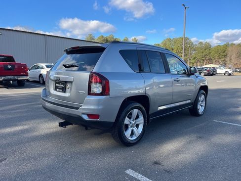 Used 2014 Jeep Compass Latitude image 5