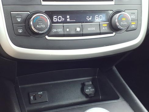 Used 2016 Nissan Altima 2.5 SV FWD image 29