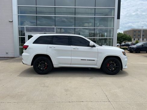 Used 2021 Jeep Grand Cherokee SRT AWD/4WD image 4