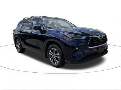 Used 2022 Toyota Highlander XLE