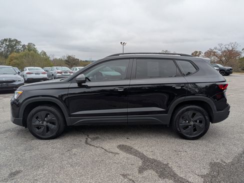 Used 2025 Volkswagen Taos S w/ Taos MDO Package image 6