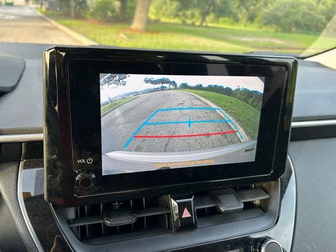 Used 2024 Toyota Corolla LE FWD image 25