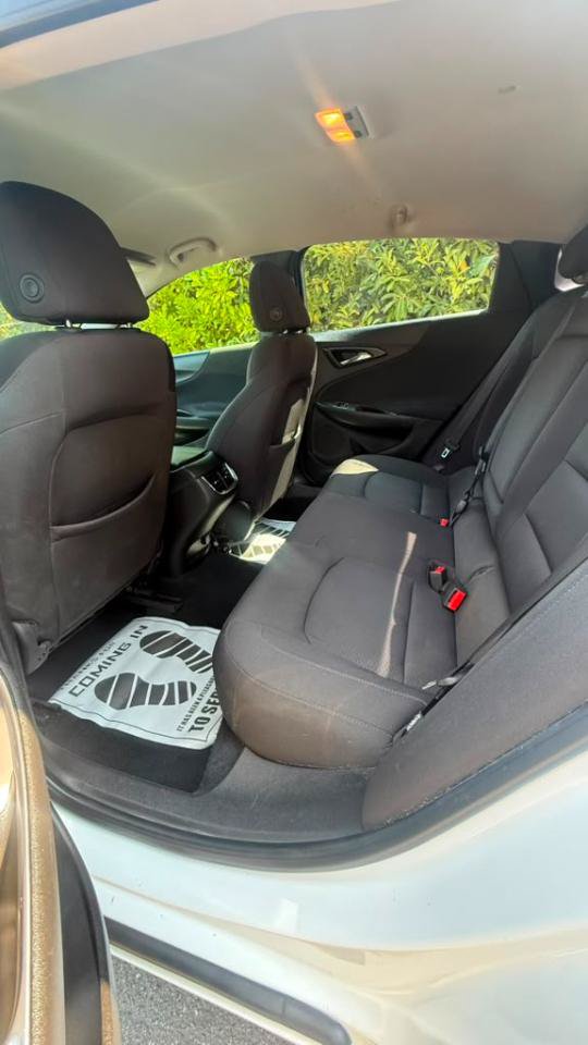Used 2018 Chevrolet Malibu LT FWD image 10