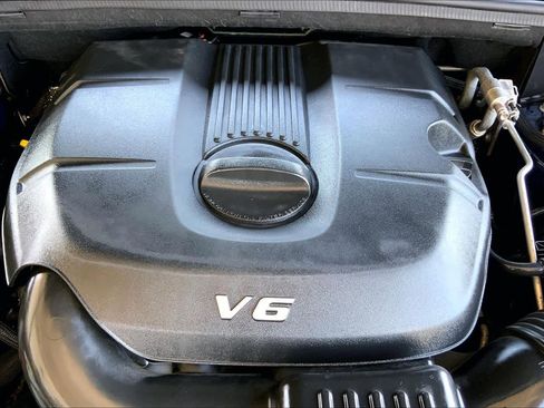 Used 2015 Jeep Grand Cherokee Overland w/ Advanced Technology Group RWD image 40