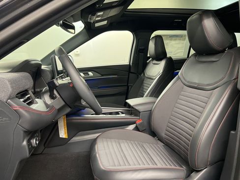 New 2026 Ford Explorer ST-Line w/ ST-Line Street Pack image 28