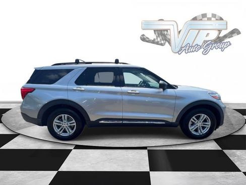 Used 2021 Ford Explorer XLT w/ Equipment Group 202A AWD/4WD image 5
