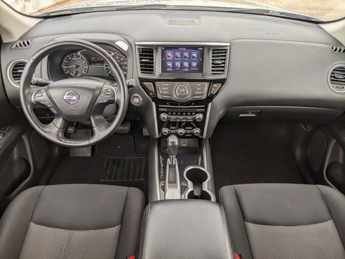 Used 2019 Nissan Pathfinder SV image 12