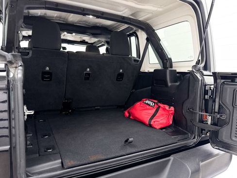 Used 2022 Jeep Wrangler Unlimited Sport AWD/4WD image 27