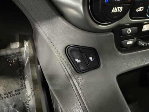 Used 2015 Chevrolet Suburban LT AWD/4WD image 21