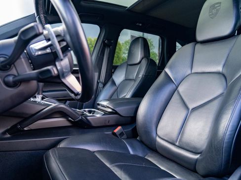 Used 2017 Porsche Cayenne S Platinum image 14