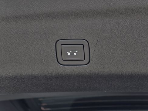 New 2026 GMC Yukon AT4 w/ AT4 Premium Package AWD/4WD image 9
