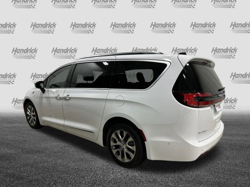 Used 2023 Chrysler Pacifica Pinnacle image 8