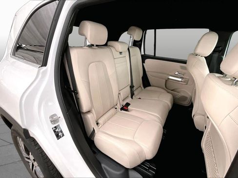 Used 2025 Mercedes-Benz GLB 250 image 20