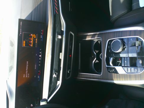 Certified 2025 BMW X7 M60i w/ Climate Comfort Package image 26