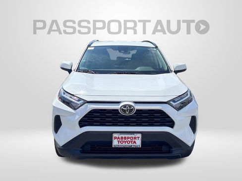 Used 2025 Toyota RAV4 XLE AWD/4WD image 12