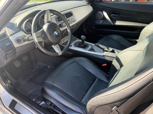 Used 2003 BMW Z4 2.5i RWD image 10
