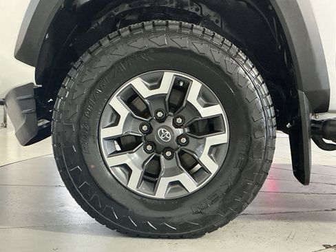 Used 2020 Toyota Tacoma TRD Off-Road AWD/4WD image 13