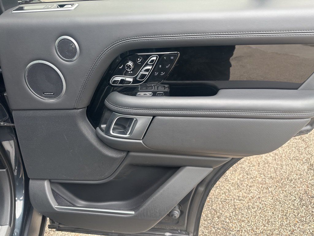 Used 2020 Land Rover Range Rover SV Autobiography Dynamic AWD/4WD image 13