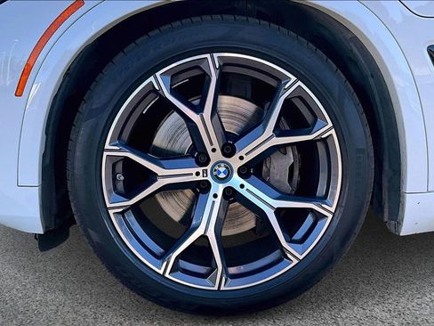 Used 2022 BMW X5 xDrive45e w/ M Sport Package image 30